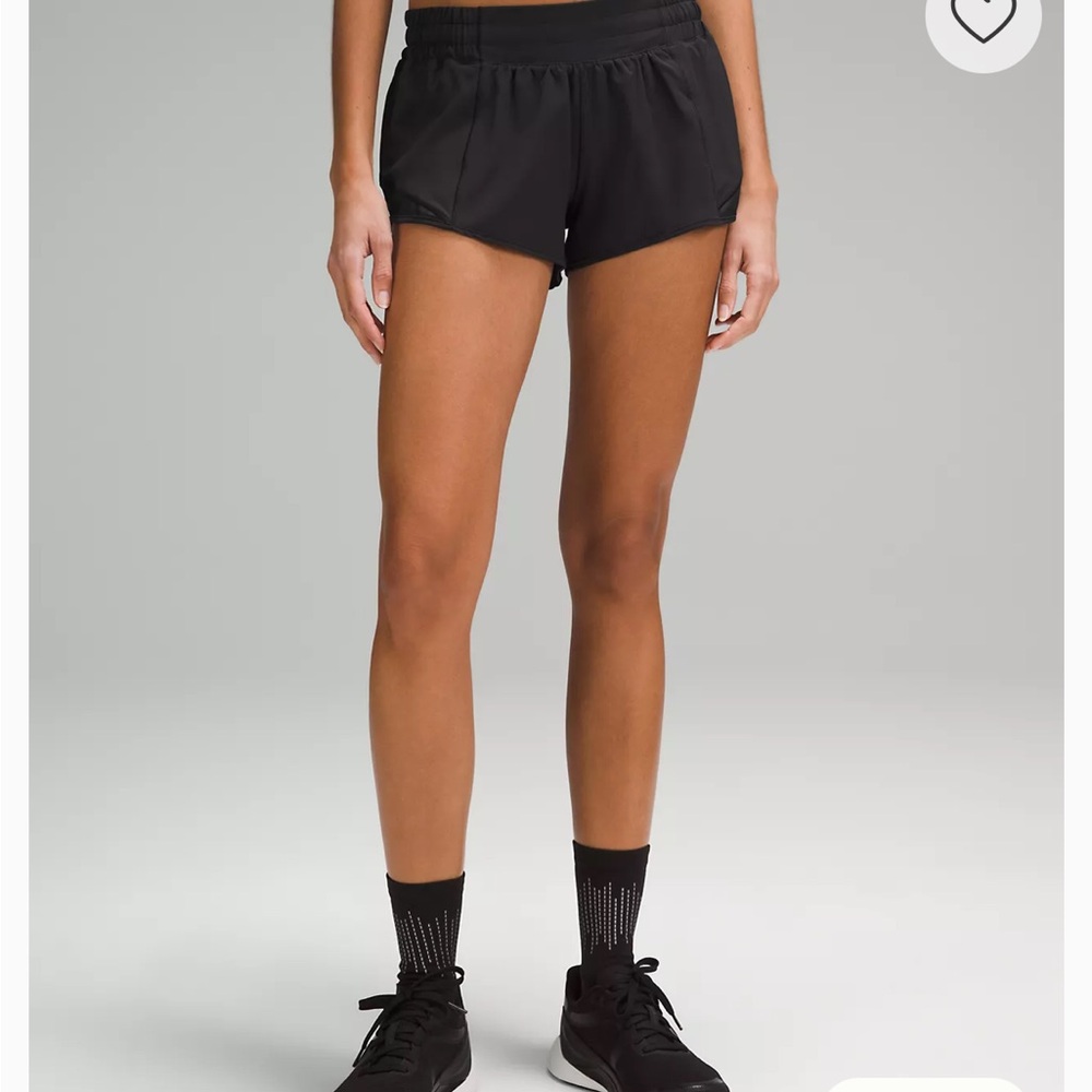 Lululemon hotty hot low rise lined 2.5”